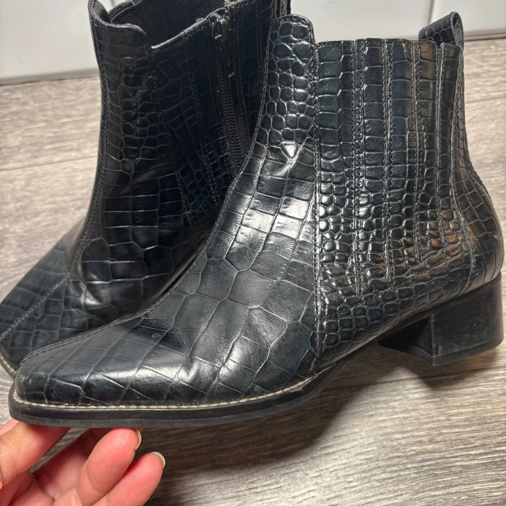 Trotters black croc